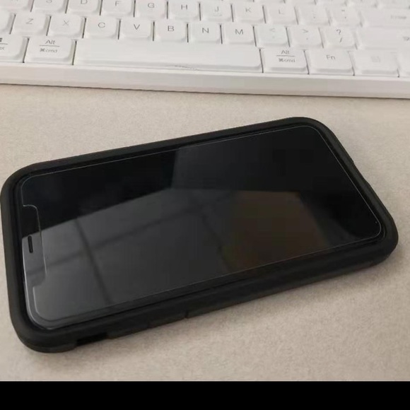 Spigen Iphone 11 phone case - Picture 3 of 4